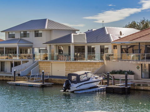 Aqua Vista - Accommodation Sunshine Coast 0