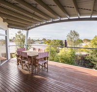 Aqua Vista - a stroll to Paynesville forshore - Accommodation Sunshine Coast