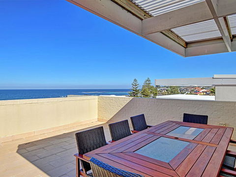 Aqua Viva 2 - Accommodation Sunshine Coast 0