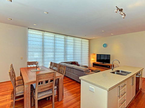 Aqua Viva 2 - Accommodation Sunshine Coast 1