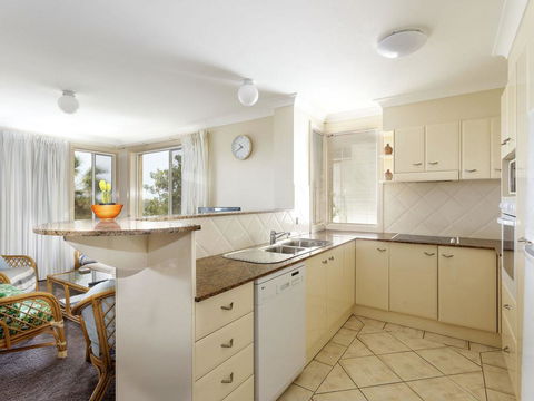 Aquarius Apartment 9 - Accommodation Sunshine Coast 2