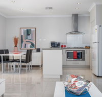 Ardross Short Stays - Accommodation Sunshine Coast
