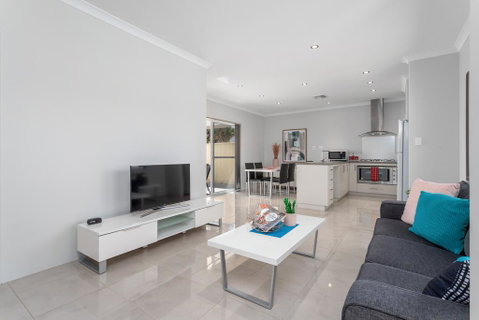 Ardross Short Stays - Accommodation Sunshine Coast 1