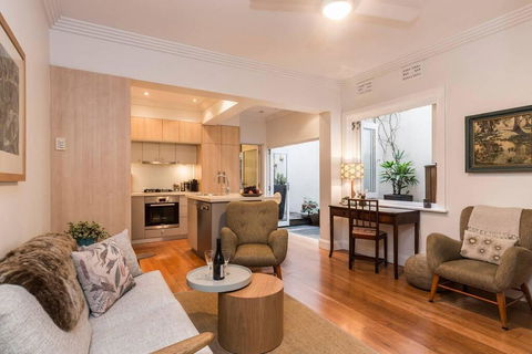 Art Deco 2 Bed Sydney/Darlinghurst Gem - Accommodation Sunshine Coast 1