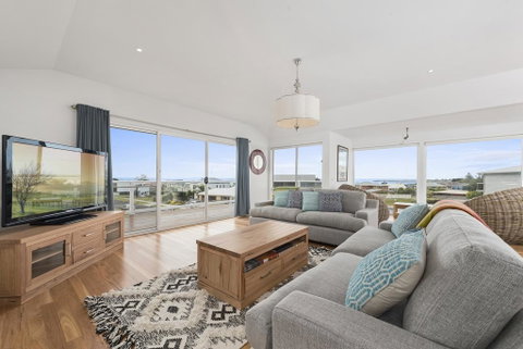 Art House - Accommodation Sunshine Coast 3