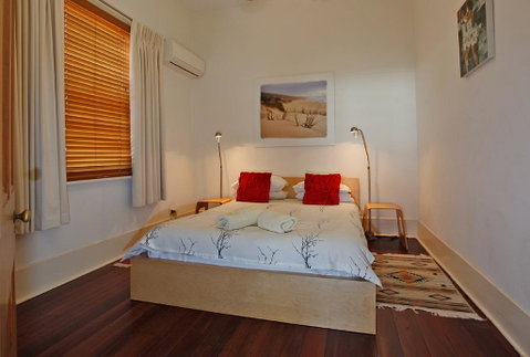 Art On Attfield - Cute Heritage 1 Bedroom Stone Cottage - Accommodation Sunshine Coast 2