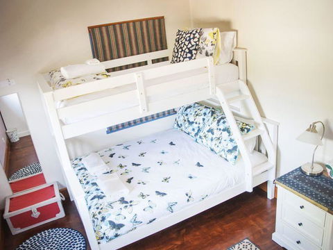 Artee House - A Bright Escape - Accommodation Sunshine Coast 3