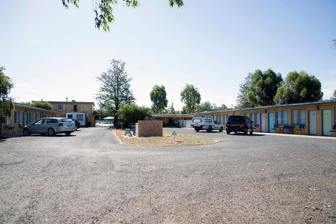 Artesian Motor Inn - Accommodation Sunshine Coast 1