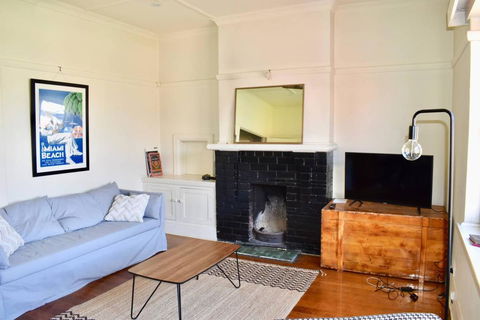 Artistic Apartment In Sunny Elwood Near St Kilda - Accommodation Sunshine Coast 0
