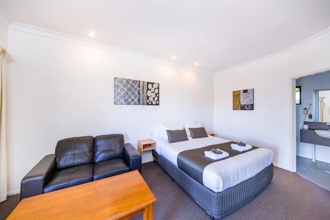 Ascot Lodge Motor Inn - Accommodation Sunshine Coast 1