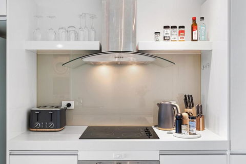 Luxury CBD Living- 2 Bedroom 2 Bathroom Apartment - Accommodation Sunshine Coast 3