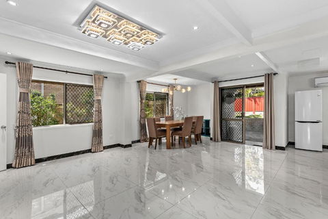 Luxury Living 2B2B In Southern Brisbane Parking - Accommodation Sunshine Coast 1