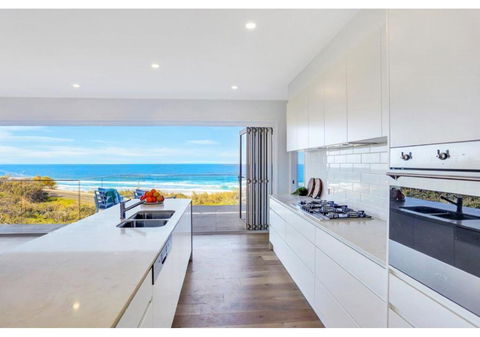 Luxury Ocean View Property - Accommodation Sunshine Coast 2