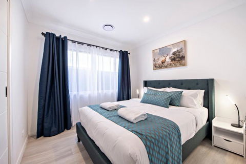 Luxury On Oxford - Contemporary Style, Sleeps 8 - Accommodation Sunshine Coast 2