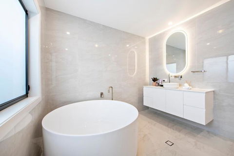 Luxury On Oxford - Contemporary Style, Sleeps 8 - Accommodation Sunshine Coast 3
