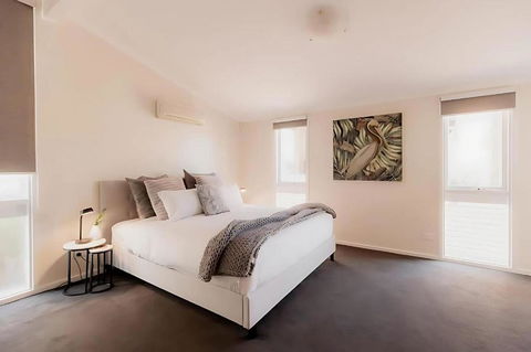 Luxury On The Derwent Family Home With Hot Tub - Accommodation Sunshine Coast 0
