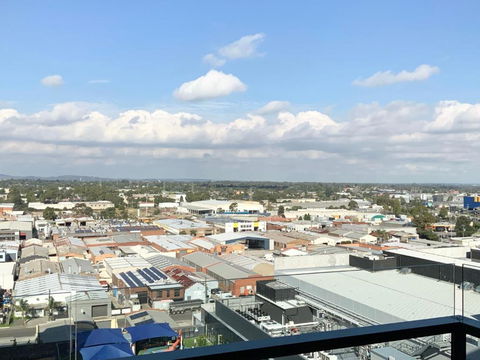 M-city Apartment - Executive Twin King Ensuites - Fully Equipped - Free Parking, Fast Wifi, Smart TV, Netflix, Complementary Drinks & Amenities - M-city Shopping Centre Clayton 3168 - Accommodation Sunshine Coast 3