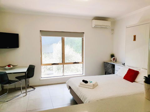 M4 West Perth Studio Apartment Near Kings Park - Accommodation Sunshine Coast 3
