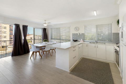 MAINSAIL8- MOOLOOLABA BEACH - Accommodation Sunshine Coast 2