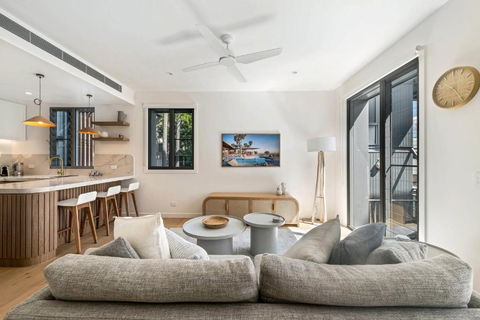 Luxury Retreat New Villa 17, Hastings St - Accommodation Sunshine Coast 0