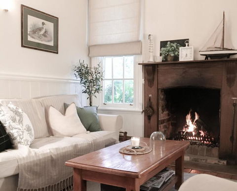 MARIGOLD COTTAGE Charming 1870s Central Daylesford Cottage - Accommodation Sunshine Coast 2