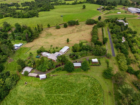 Mena Creek Flower House - Accommodation Sunshine Coast 1