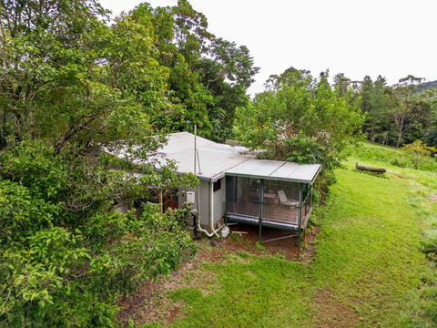 Mena Creek Flower House - Accommodation Sunshine Coast 3
