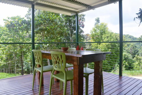 Mena Creek Flower House - Accommodation Sunshine Coast 0