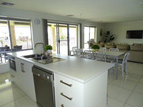 Marina Belle - Accommodation Sunshine Coast 1