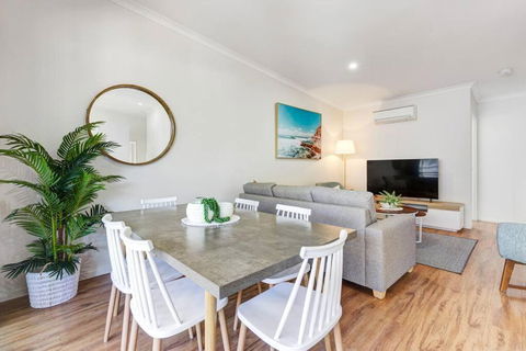 MARJ12- Stylish And Spacious - Accommodation Sunshine Coast 3