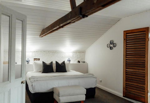 MARYBANK ESTATE - BARN LOFT - Accommodation Sunshine Coast 1