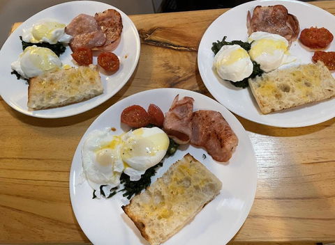 Meriba B And B - Accommodation Sunshine Coast 2