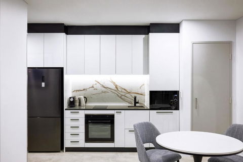 Meriton Suites Liverpool - Accommodation Sunshine Coast 2