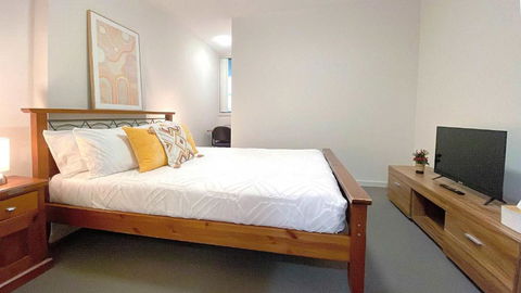 MetaWise 2BR Apartment In Heart Of Hurlstone Park - Accommodation Sunshine Coast 3