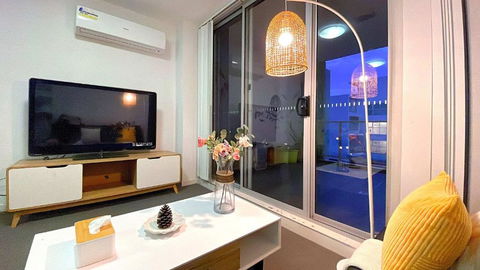 MetaWise 2BR Apartment In Heart Of Hurlstone Park - Accommodation Sunshine Coast 1