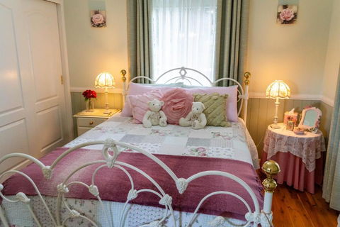 Milford Country Cottages - Accommodation Sunshine Coast 2