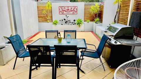 Melbourne Inner City Holiday Home Near CBD & Flemington - Accommodation Sunshine Coast 0