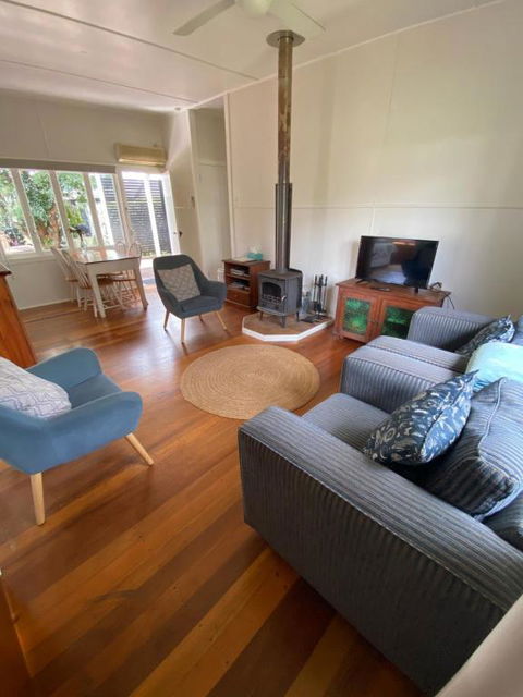 Miss Bullens Cottage - Accommodation Sunshine Coast 1