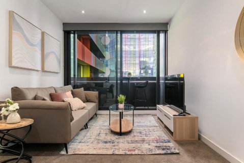 Modern 2BR Apt W City Views, Balcony & Wi-Fi - Accommodation Sunshine Coast 0