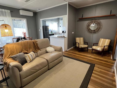 Mooney St Manor - Accommodation Sunshine Coast 3