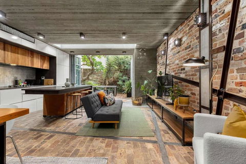 Modern & Stylish 3BR In Redfern - Accommodation Sunshine Coast 0