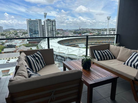 Modern Meets The Gabba - Accommodation Sunshine Coast 0