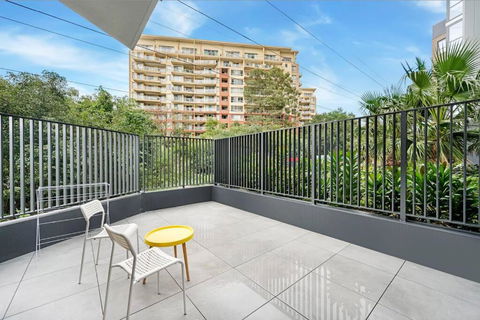 Modern 2B2B APT At Homebush - Accommodation Sunshine Coast 3