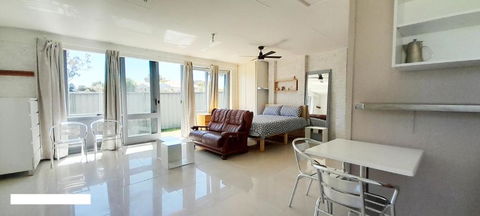 Nature In Town Studio Granny Flat - Accommodation Sunshine Coast 3