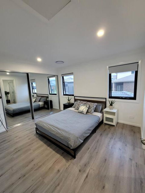 New 5 Bedroom House In Rousehill - Accommodation Sunshine Coast 1