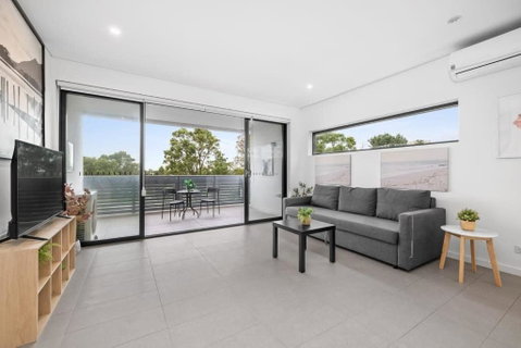 New Modern 2BR 2baths Apt In Homebush Sleeps 6 - Accommodation Sunshine Coast 2