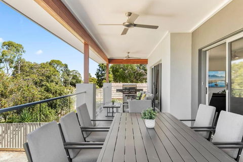 NEW - Sunrise Waters Holiday House - Accommodation Sunshine Coast 3