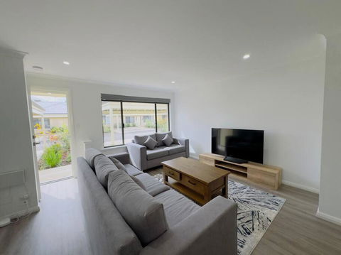 New Unit On Oswald - Accommodation Sunshine Coast 0