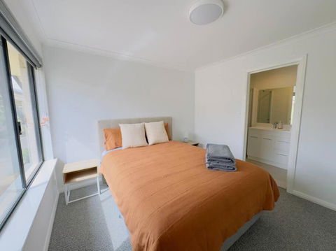 New Unit On Oswald - Accommodation Sunshine Coast 2