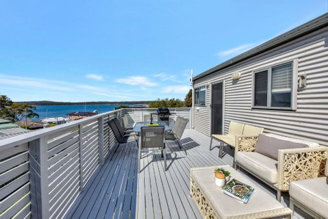 New Property Seabreeze Bungalow - Lakeview Sunset Delight At Sunshine On Lake Macquarie - Accommodation Sunshine Coast 1